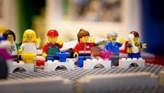 從瀕臨破產(chǎn)到世界最大的玩具制造商，樂高做了什么？